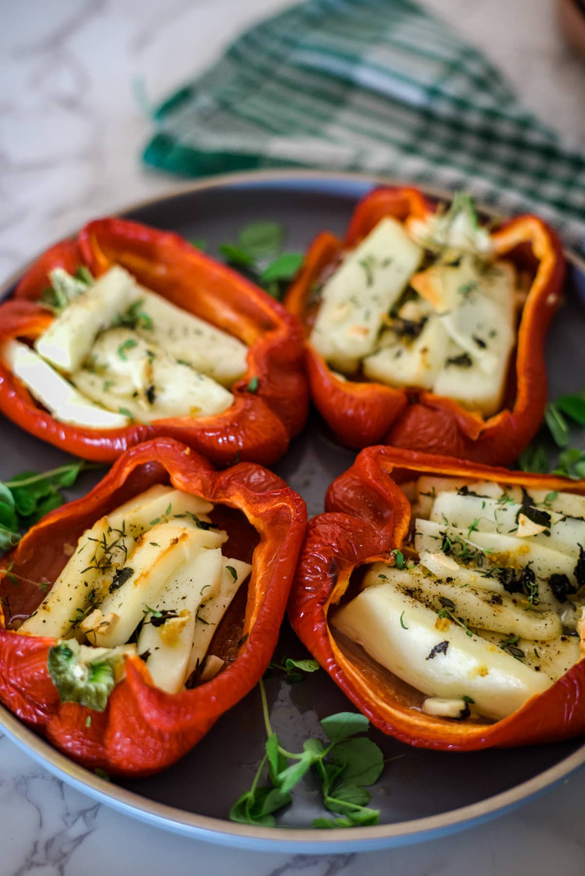 red peppers stuffed with halloumi