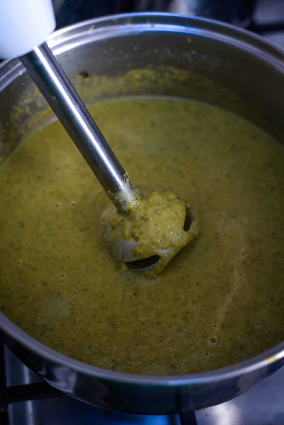 blending broccoli soup
