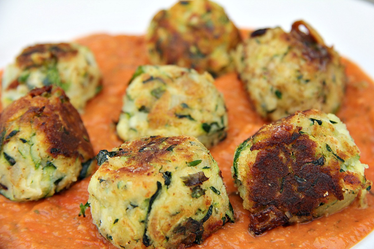 zucchini halloumi balls