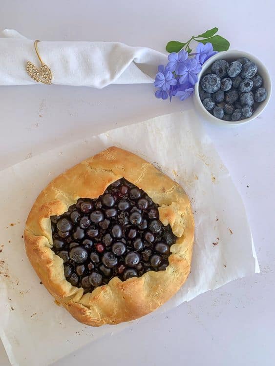 a open blueberry pie