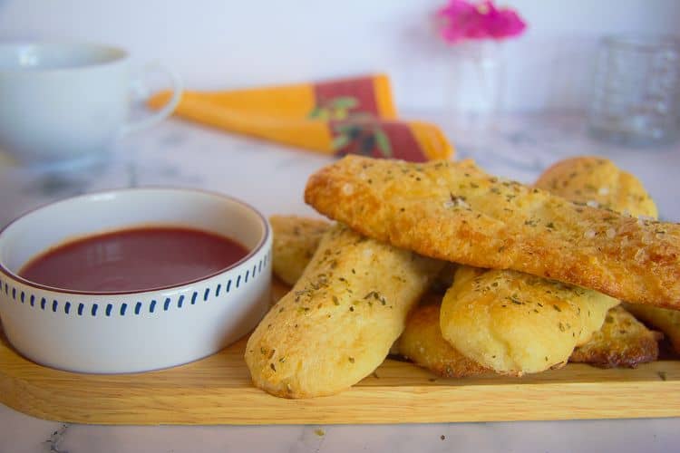 Keto Italian Garlic Bread Sticks - Divalicious Recipes