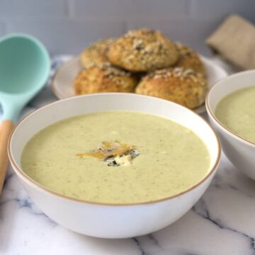keto broccoli stilton soup