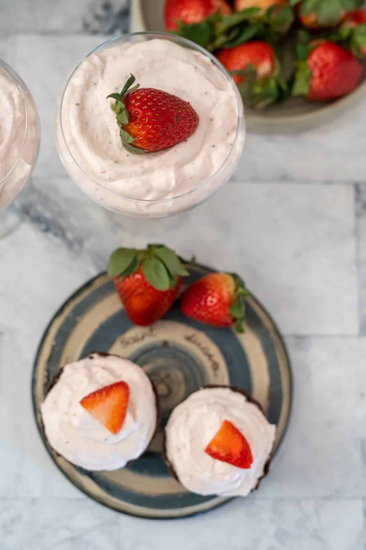 strawberry mousse in cups