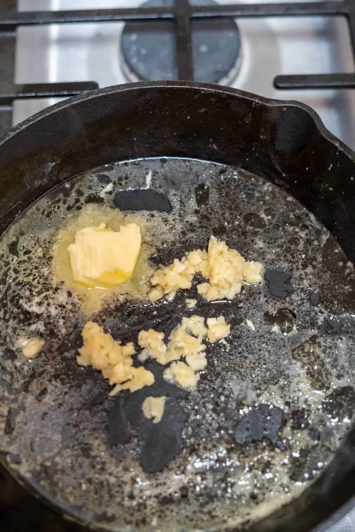 Garlic in skillet pan
