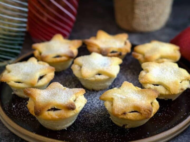 keto mince pies on a plate