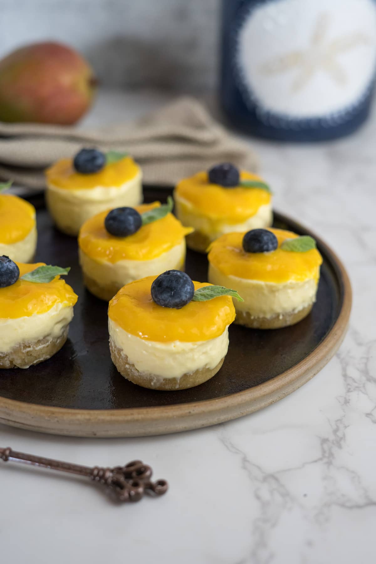 mini mango cheesecakes