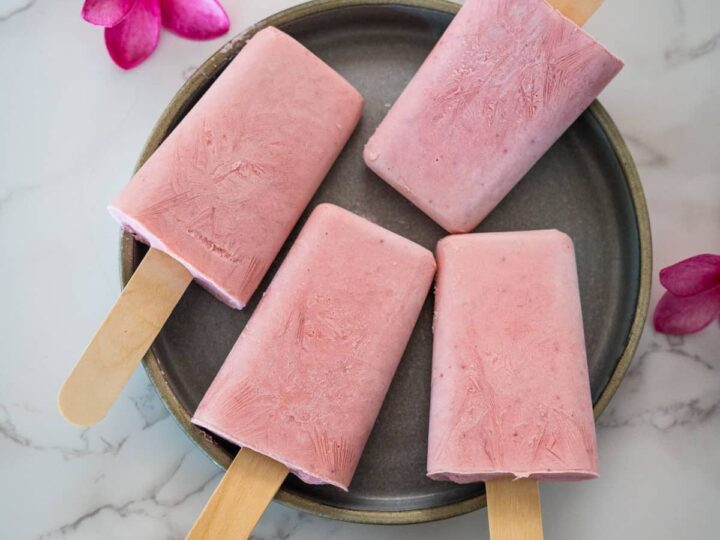 strawberry keto popsicles